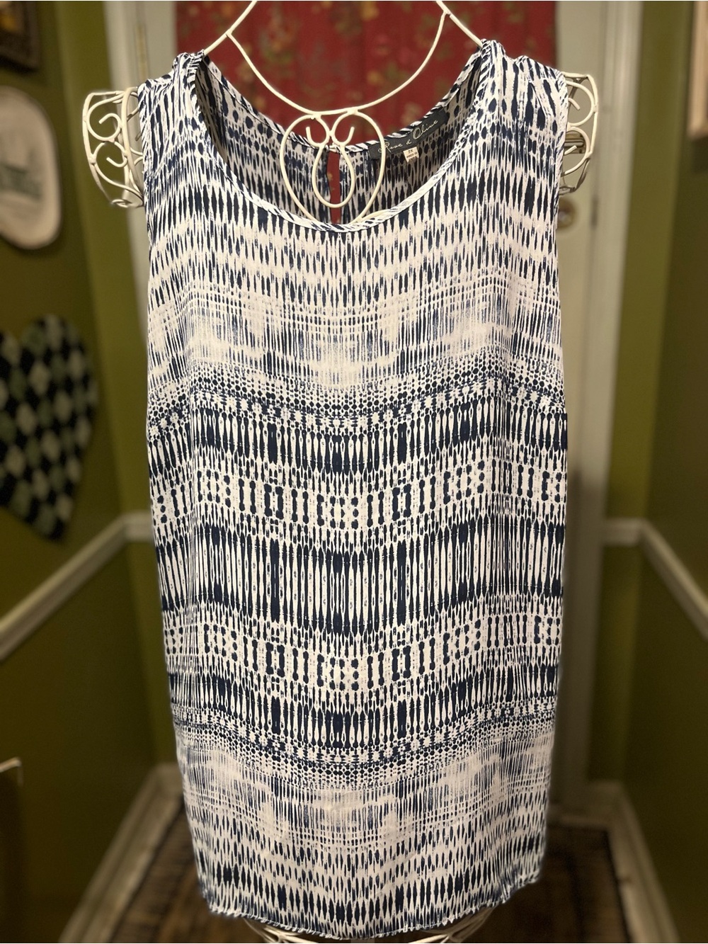 Rose & Olive Navy Blue and White Global Print Sleeveless High Low Blouse 2X New